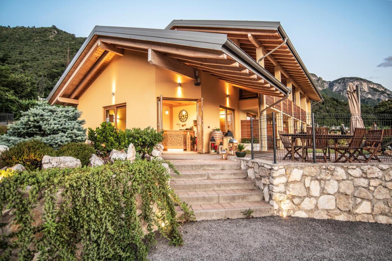 Agriturismo Al Maniero Trento Exteriör bild